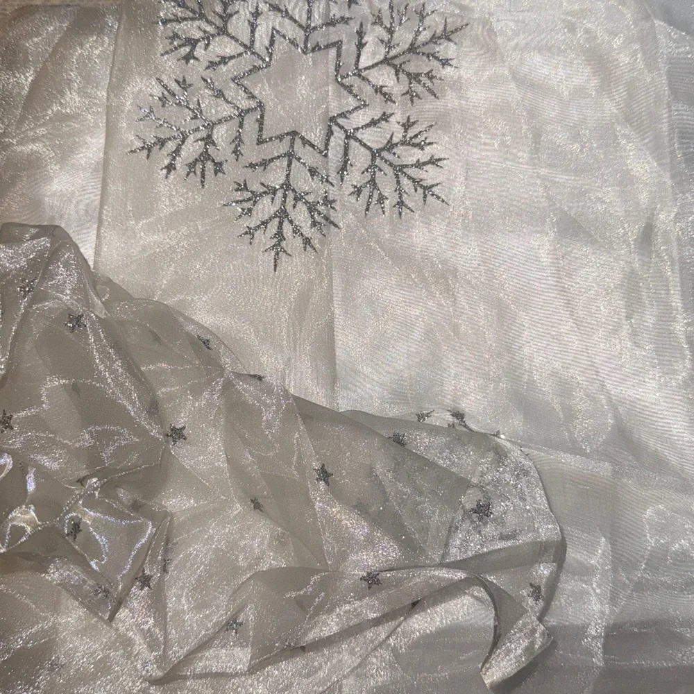 Alice Through the Looking Glass White Queen Costume - Picture 5 of 10